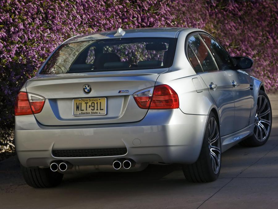  BMW M3 Sedan 2008 года  (US) (фото 7 из 16)